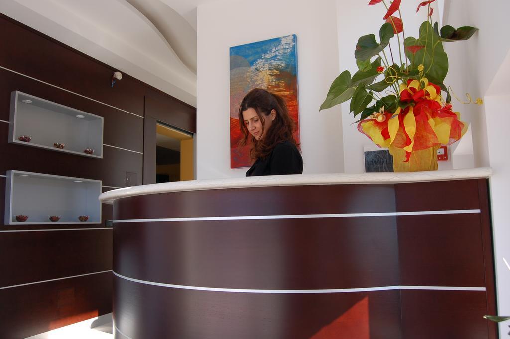 Hotel Flaminio Tavernelle Serrungarina エクステリア 写真